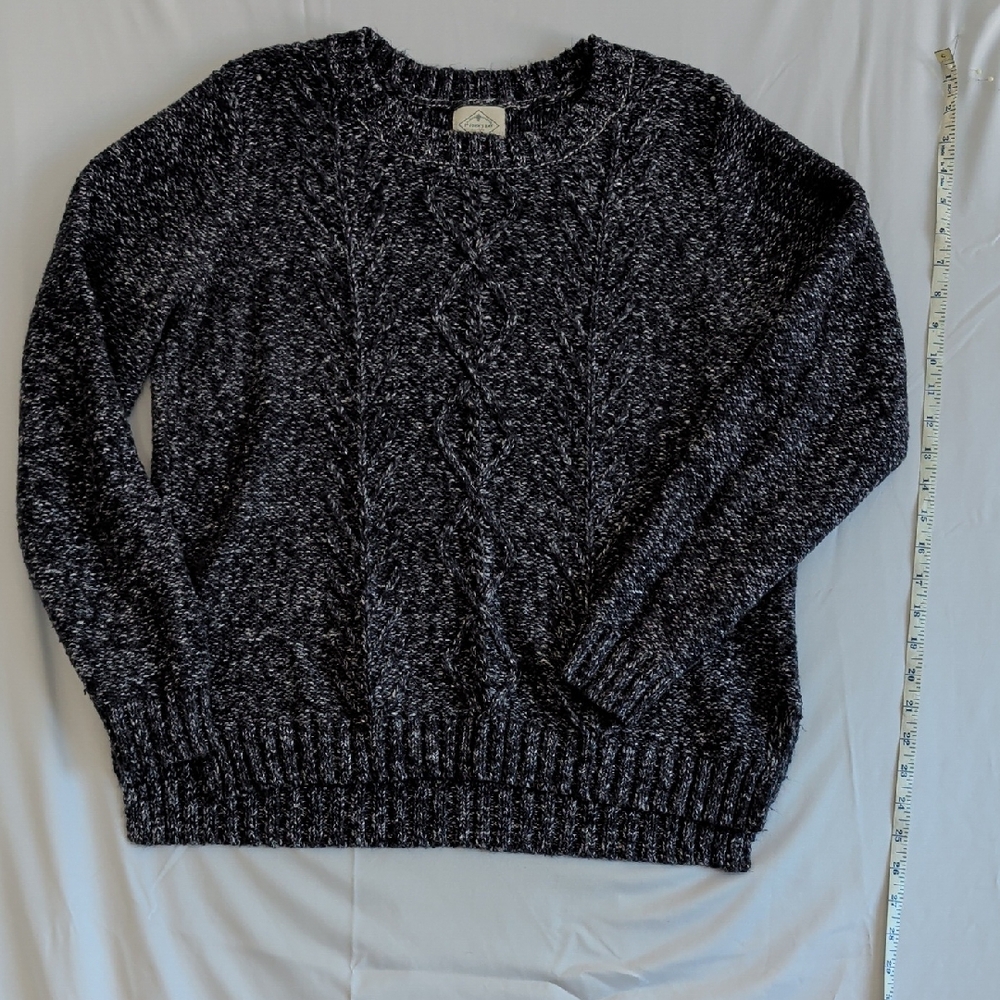 St. John's Bay Men's Black and Gray Crewneck Sweater